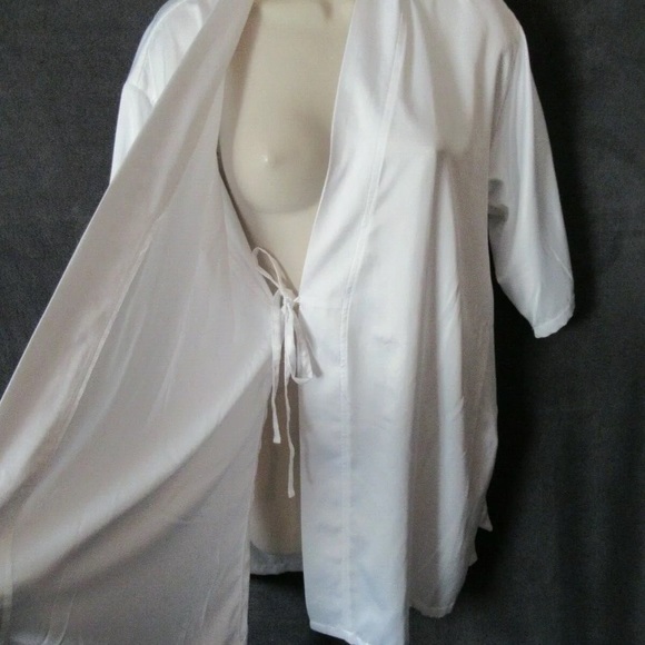 White “BRIDE” robe with rhinestone detail size M/L - Picture 3 of 4